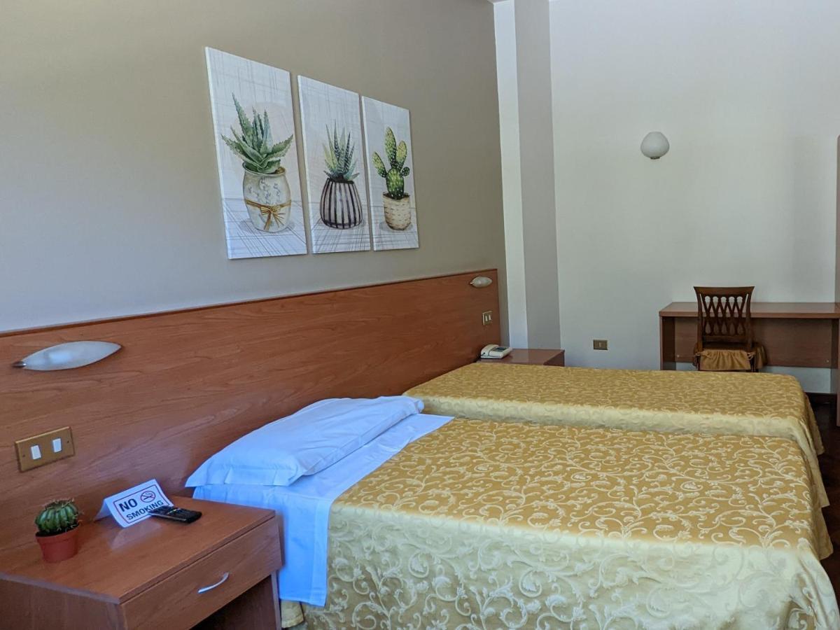 Hotel Del Sole Sora Bagian luar foto